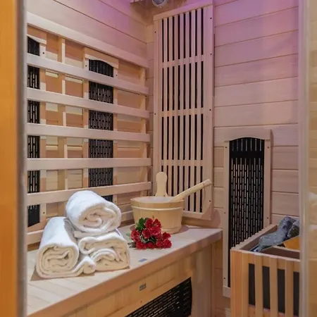 Urban Retreat And Light Sauna On King Bed Perugia