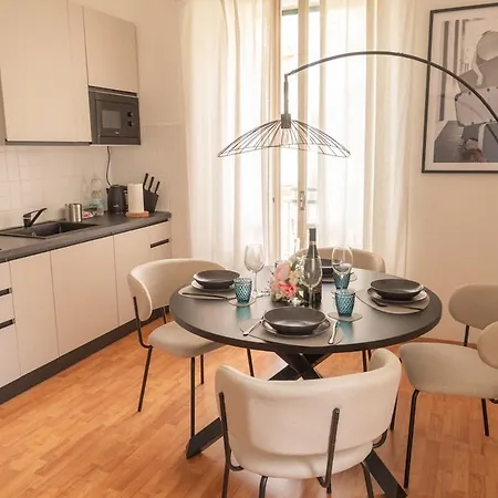 Urban Retreat And Light Sauna On King Bed