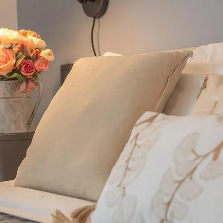 Urban Retreat And Light Sauna On King Bed شقة بيرودجا