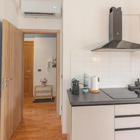 Urban Retreat And Light Sauna On King Bed