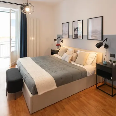 Urban Retreat And Light Sauna On King Bed