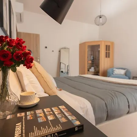 Apartman Urban Retreat And Light Sauna On King Bed