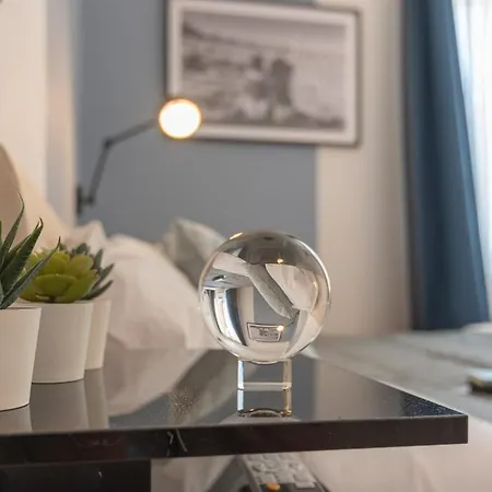 Urban Retreat And Light Sauna On King Bed Apartman Perugia