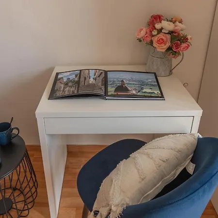 Appartement Urban Retreat And Light Sauna On King Bed