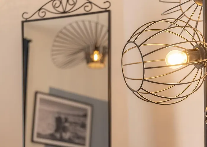 Urban Retreat And Light Sauna On King Bed